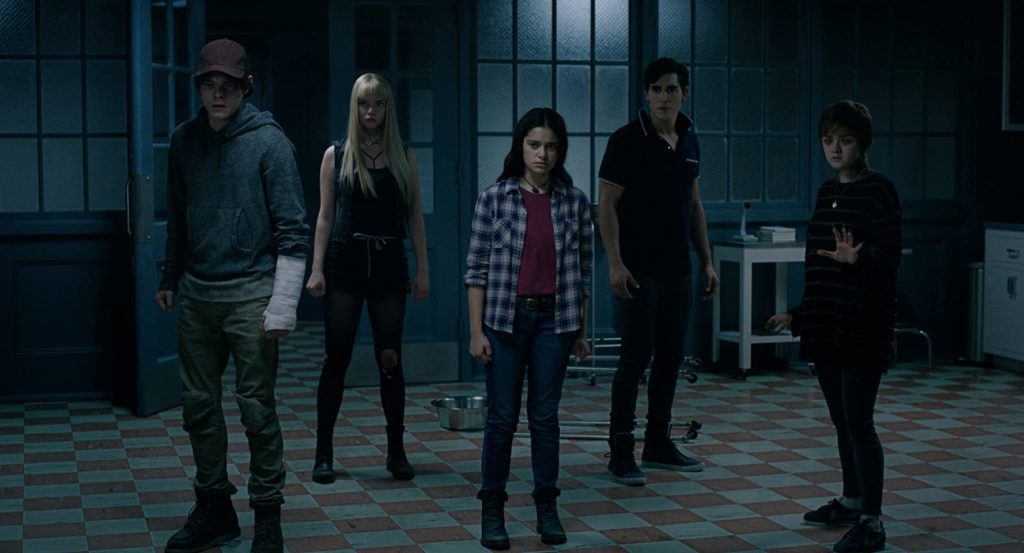 Henry Zaga in the middle of his other castmates, (L-R) Charlie Heaton, Anna Taylor-Joy, Blu Hunt, and Maisie Williams. (Photo credit: 20th Century Fox)