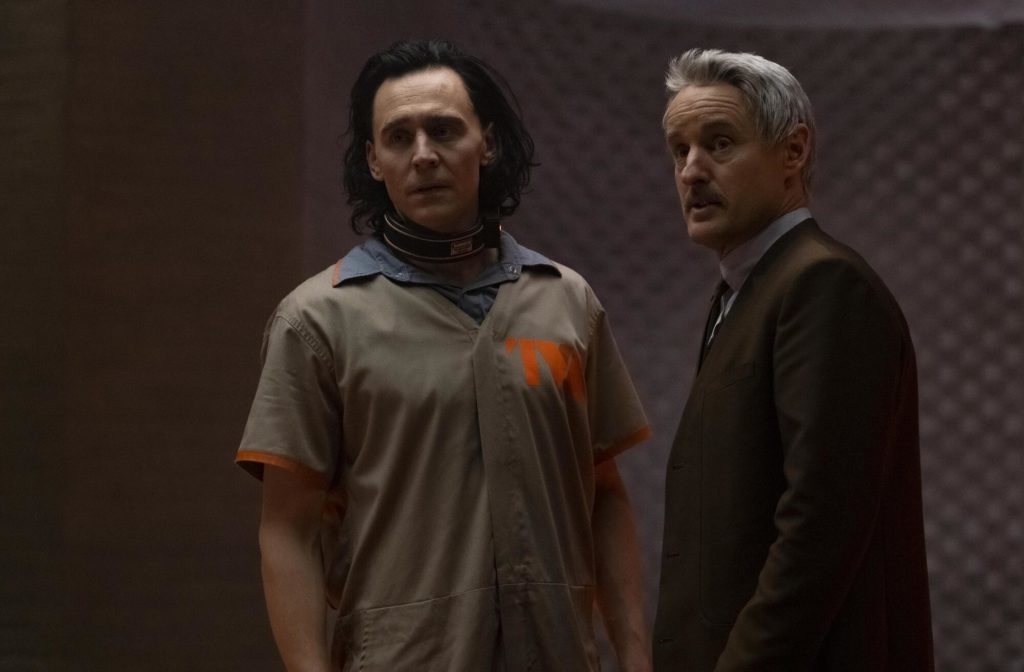 (L-R) Tom Hiddleston as Loki, Owen Wilson as Agent Mobius (Chuck Zlotnick)