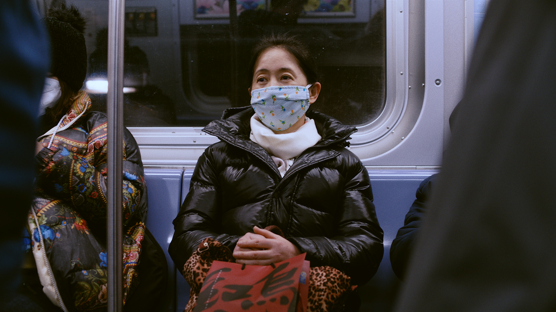Sherry Lin as Yu on the bus while wearing a mask (Photo courtesy Szu-Wei Chen)